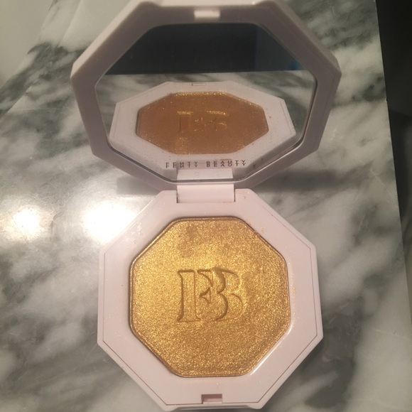 Fenty Beauty Other - Fenty Beauty Highlighter